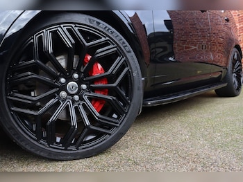 Used Land Rover Discovery 2023 for sale - 77057713: Photo