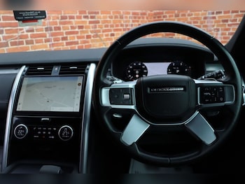 Used Land Rover Discovery 2023 for sale - 77057713: Photo