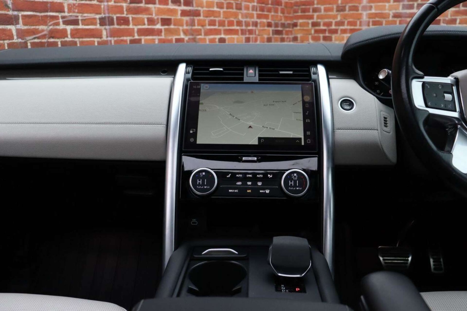 Used Land Rover Discovery 2022 for sale - 77519277: Photo 15