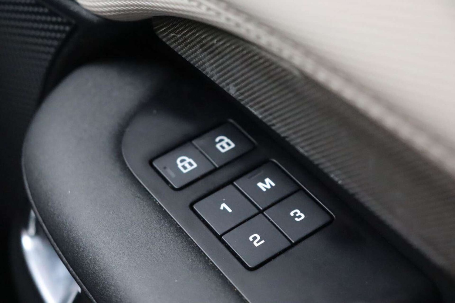 Used Land Rover Discovery 2022 for sale - 77519277: Photo 34