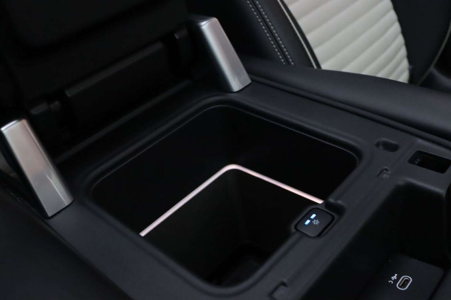 Used Land Rover Discovery 2022 for sale - 77519277: Photo 41