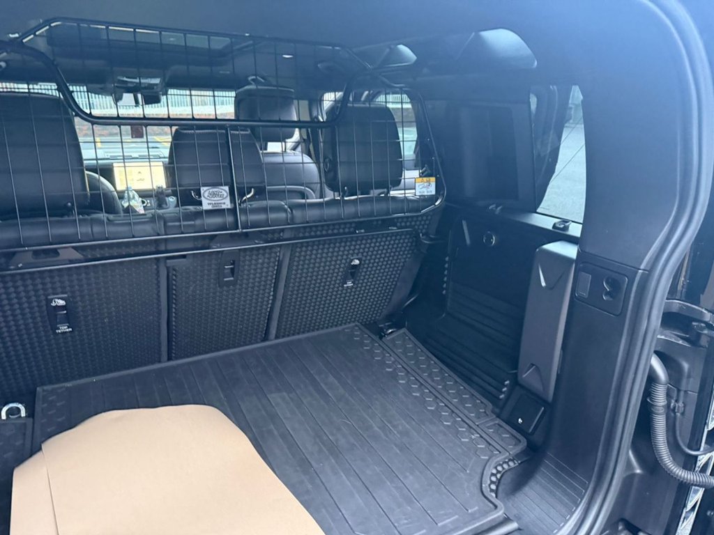 Used Land Rover Defender 2022 for sale - 77388827: Photo 15