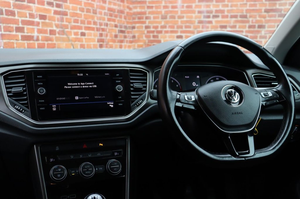 Used Volkswagen T-Roc 2018 for sale - 76223992: Photo 12