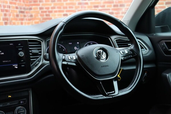 Used Volkswagen T-Roc 2018 for sale - 76223992: Photo 25
