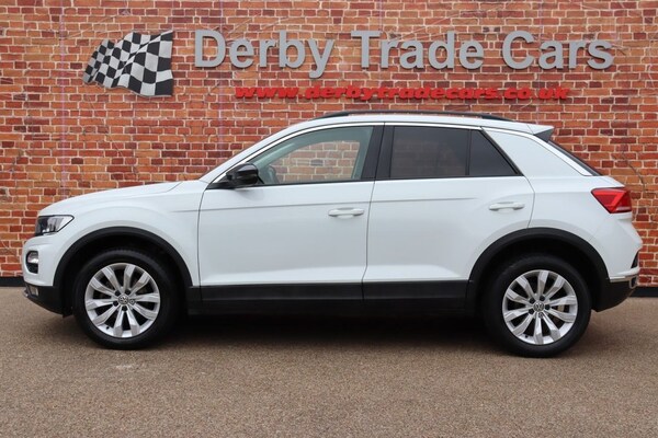 Used Volkswagen T-Roc 2018 for sale - 76223992: Photo 2