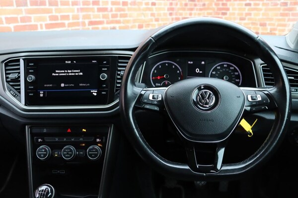 Used Volkswagen T-Roc 2018 for sale - 76223992: Photo 3