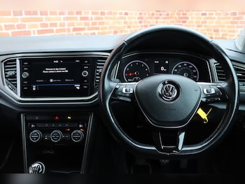 Used Volkswagen T-Roc 2018 for sale - 76223992: Photo 3
