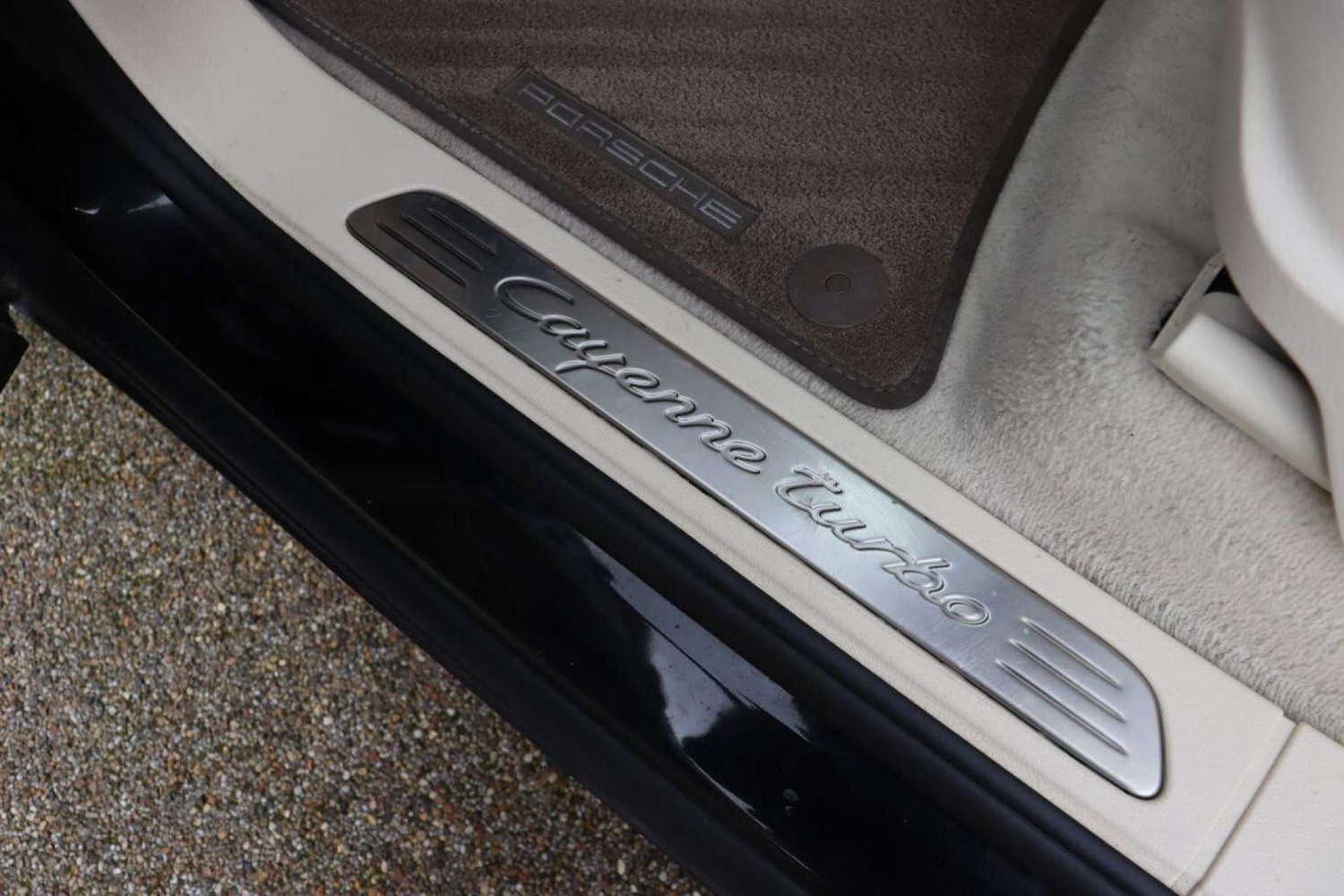 Used Porsche Cayenne 2011 for sale - 77519261: Photo 27