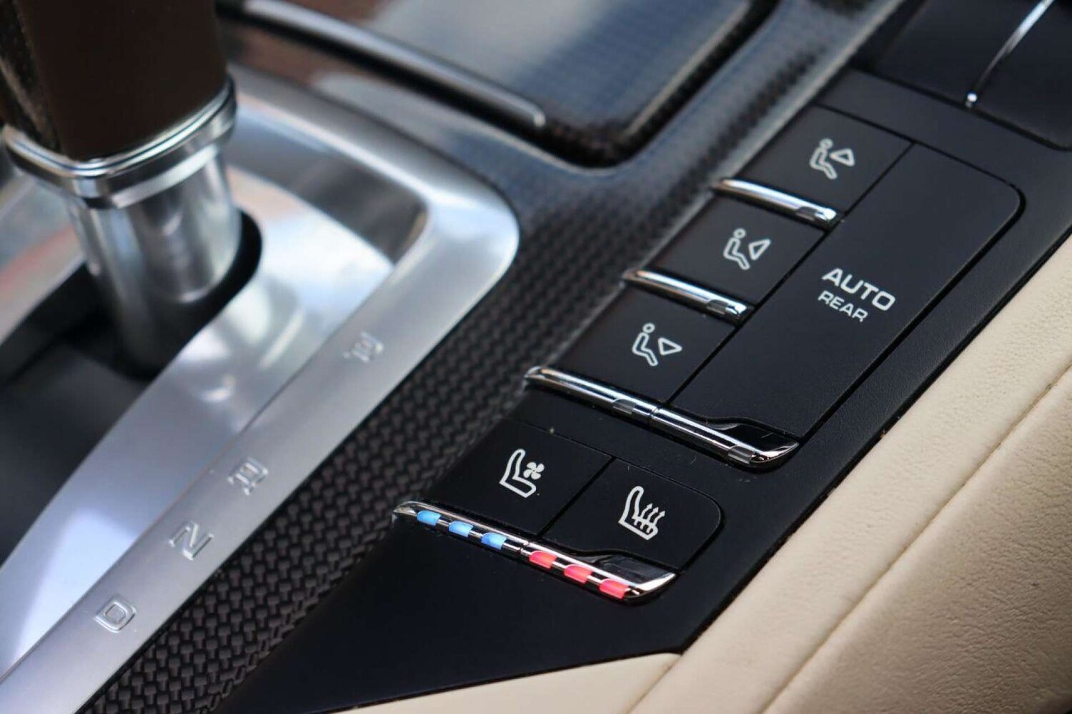 Used Porsche Cayenne 2011 for sale - 77519261: Photo 43