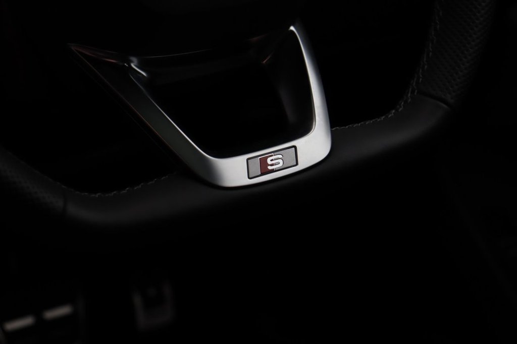 Used Audi Q8 2025 for sale - 76481610: Photo 32