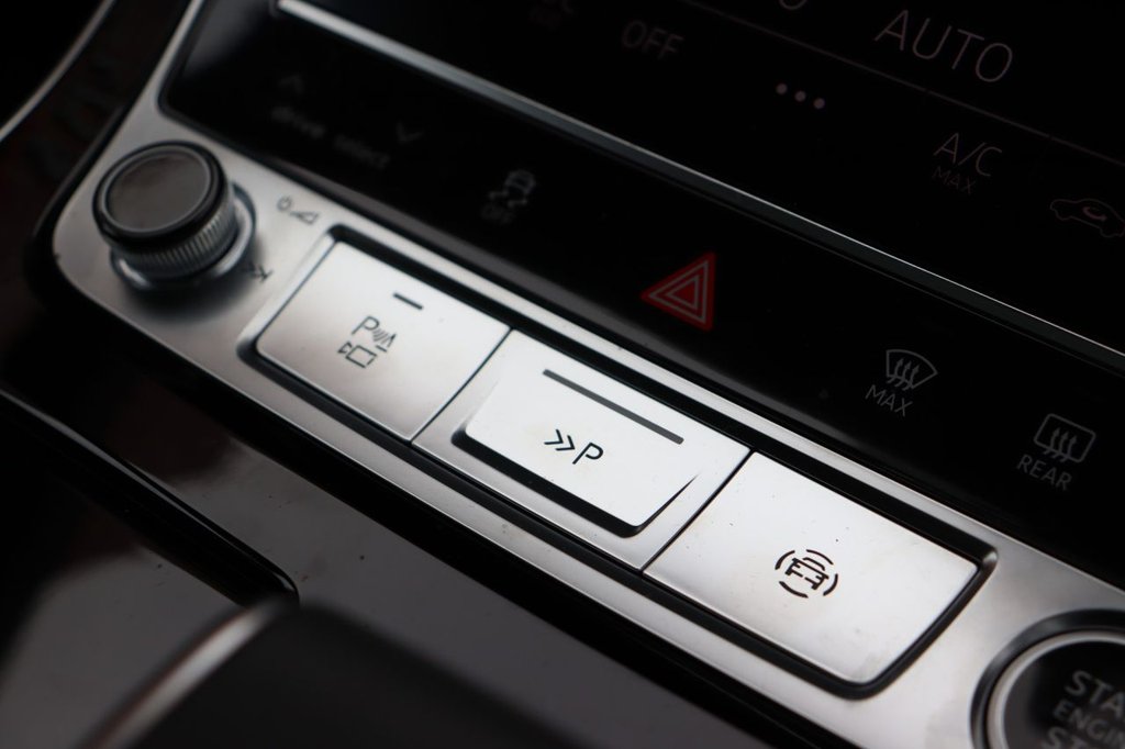 Used Audi Q8 2025 for sale - 76481610: Photo 40