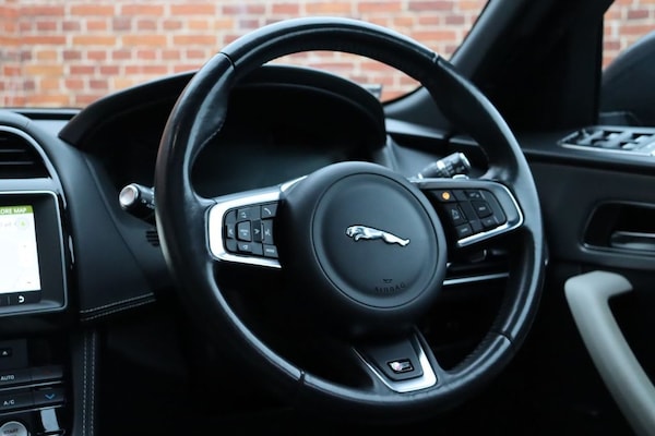Used Jaguar F-Pace 2018 for sale - 76223984: Photo 22