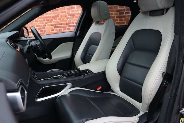Used Jaguar F-Pace 2018 for sale - 76223984: Photo 2