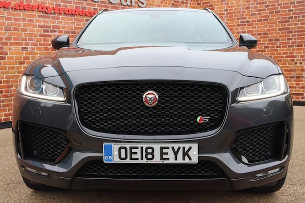 Used Jaguar F-Pace 2018 for sale - 76223984: Photo 9