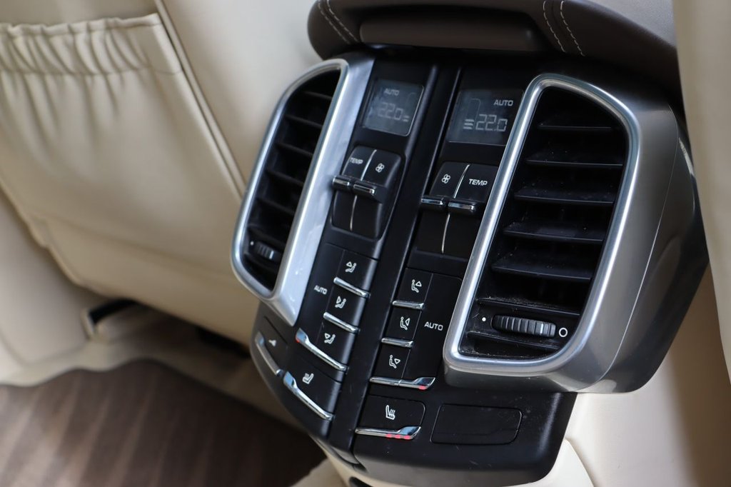 Used Porsche Cayenne 2011 for sale - 76163130: Photo 18