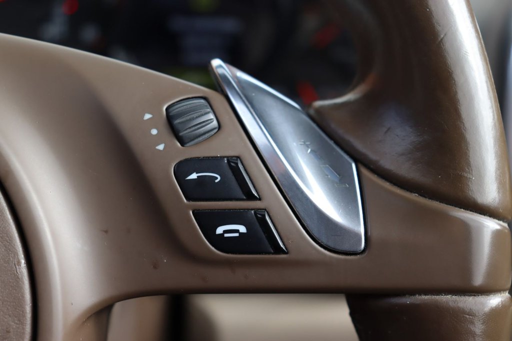 Used Porsche Cayenne 2011 for sale - 76163130: Photo 32