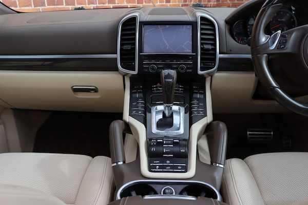 Used Porsche Cayenne 2011 for sale - 76163130: Photo 33
