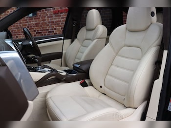 Used Porsche Cayenne 2011 for sale - 76163130: Photo 3