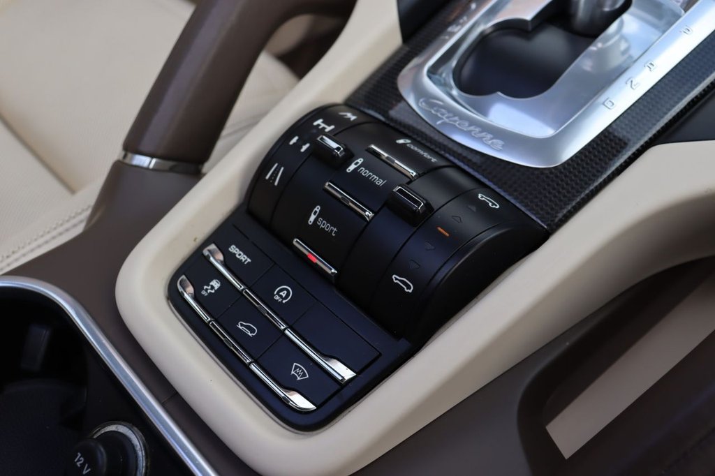 Used Porsche Cayenne 2011 for sale - 76163130: Photo 44