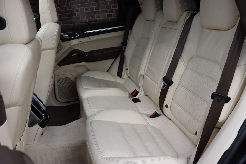 Used Porsche Cayenne 2011 for sale - 76163130: Photo 9