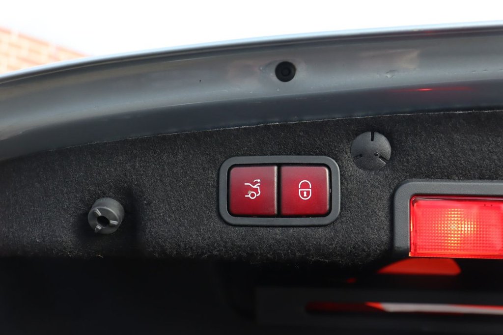 Used Mercedes-Benz C Class 2016 for sale - 76386582: Photo 38