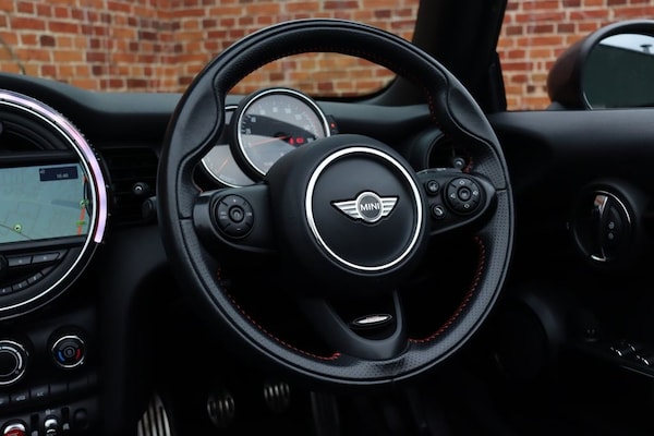 Used MINI Convertible 2017 for sale - 76304349: Photo 12