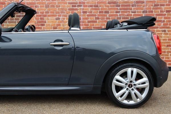 Used MINI Convertible 2017 for sale - 76304349: Photo 25