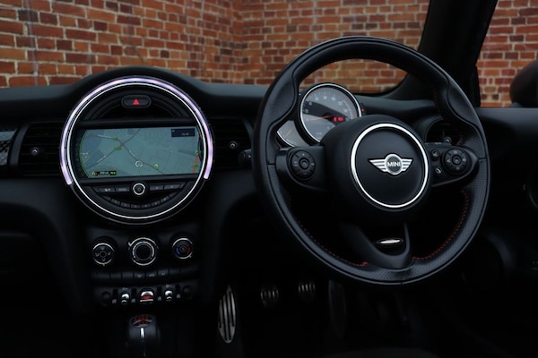 Used MINI Convertible 2017 for sale - 76304349: Photo 32