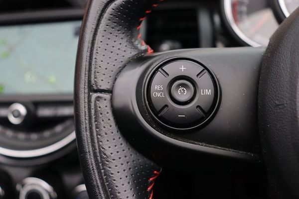 Used MINI Convertible 2017 for sale - 76304349: Photo 33