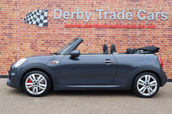 Used MINI Convertible 2017 for sale - 76304349: Photo 3