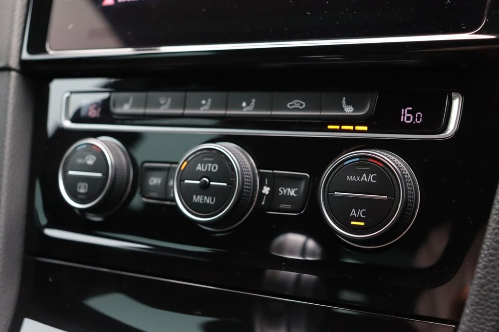 Used Volkswagen Golf 2018 for sale - 76481511: Photo 29