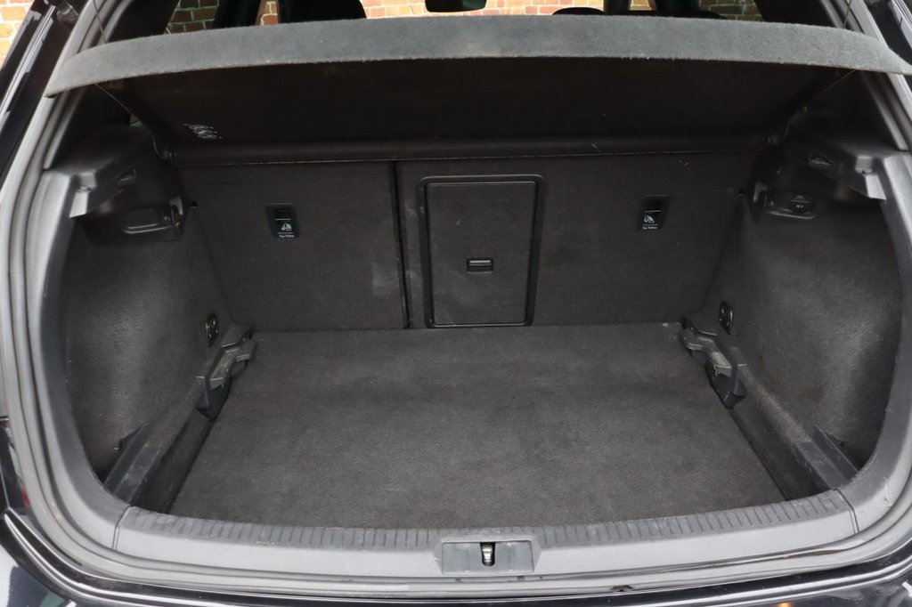 Used Volkswagen Golf 2018 for sale - 76481511: Photo 38