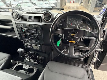 Used Land Rover Defender 2016 for sale - 79559632: Photo