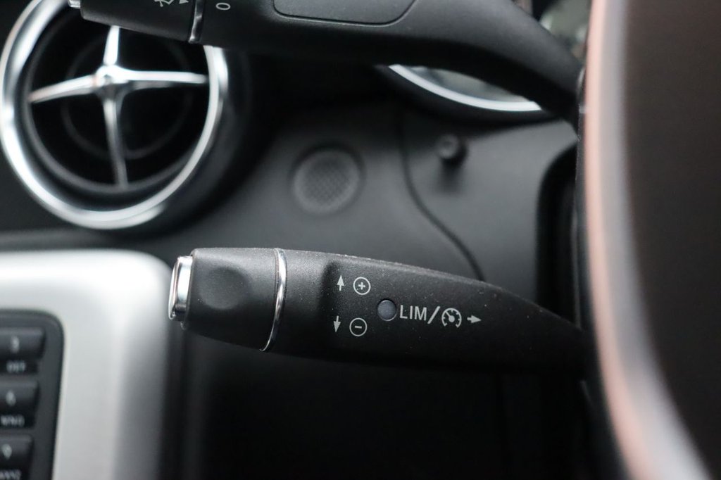 Used Mercedes-Benz SLK 2013 for sale - 77139545: Photo 18