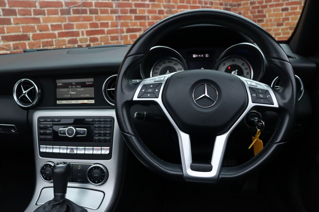 Used Mercedes-Benz SLK 2013 for sale - 77139545: Photo 2