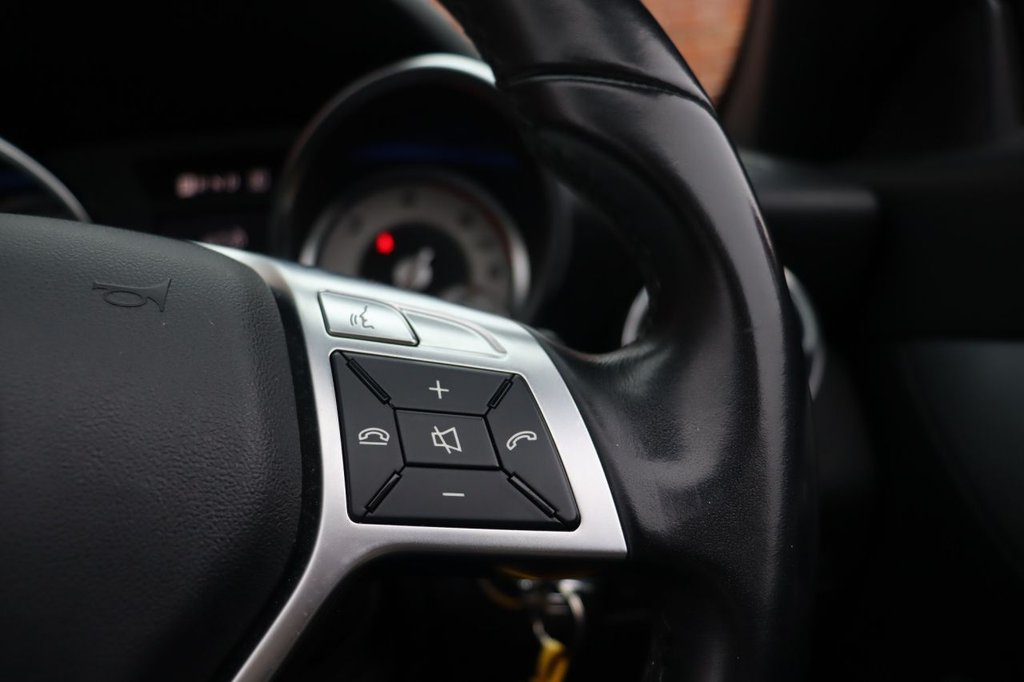 Used Mercedes-Benz SLK 2013 for sale - 77139545: Photo 22