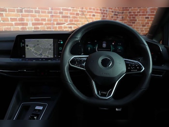 Used Volkswagen Golf 2020 for sale - 77523106: Photo