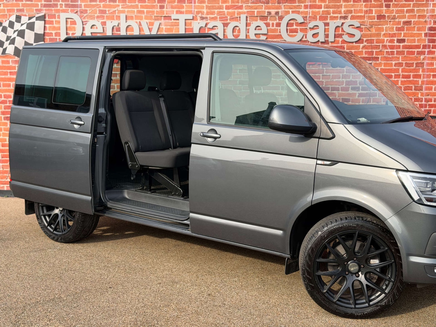 Used Volkswagen Transporter 2019 for sale - 77964815: Photo 2