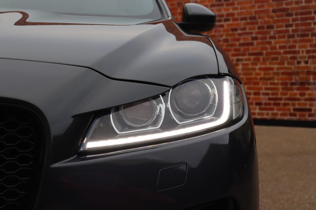 Used Jaguar F-Pace 2018 for sale - 76685953: Photo 18