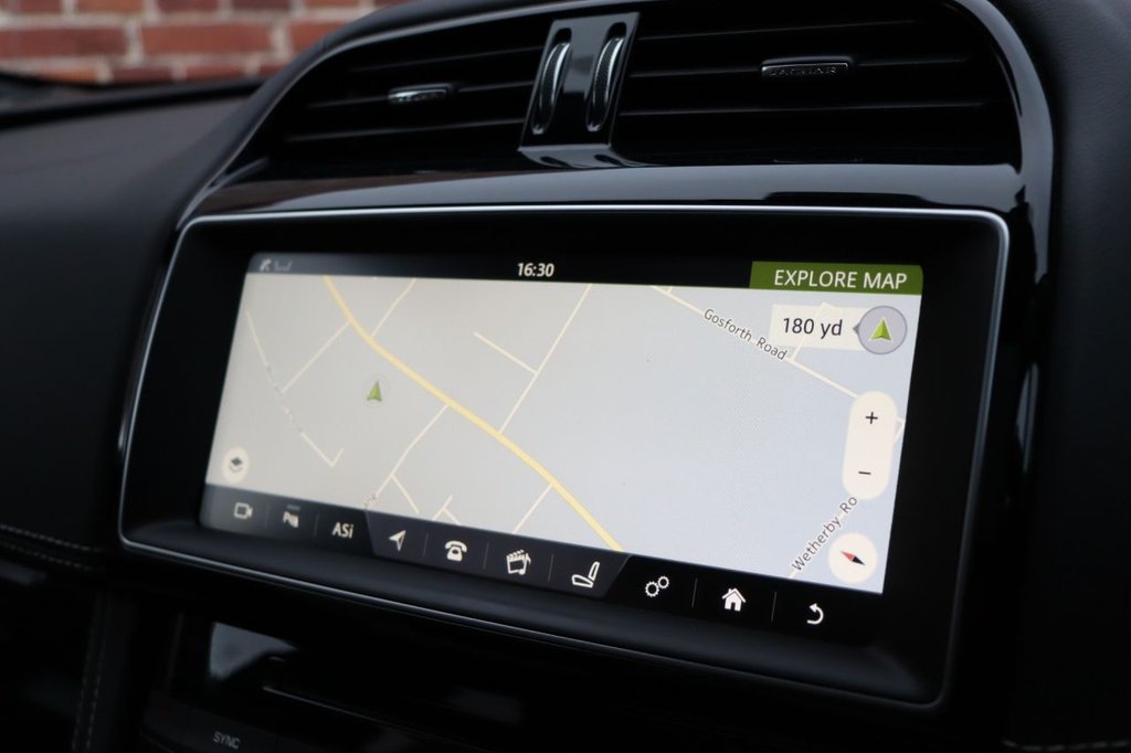 Used Jaguar F-Pace 2018 for sale - 76685953: Photo 31