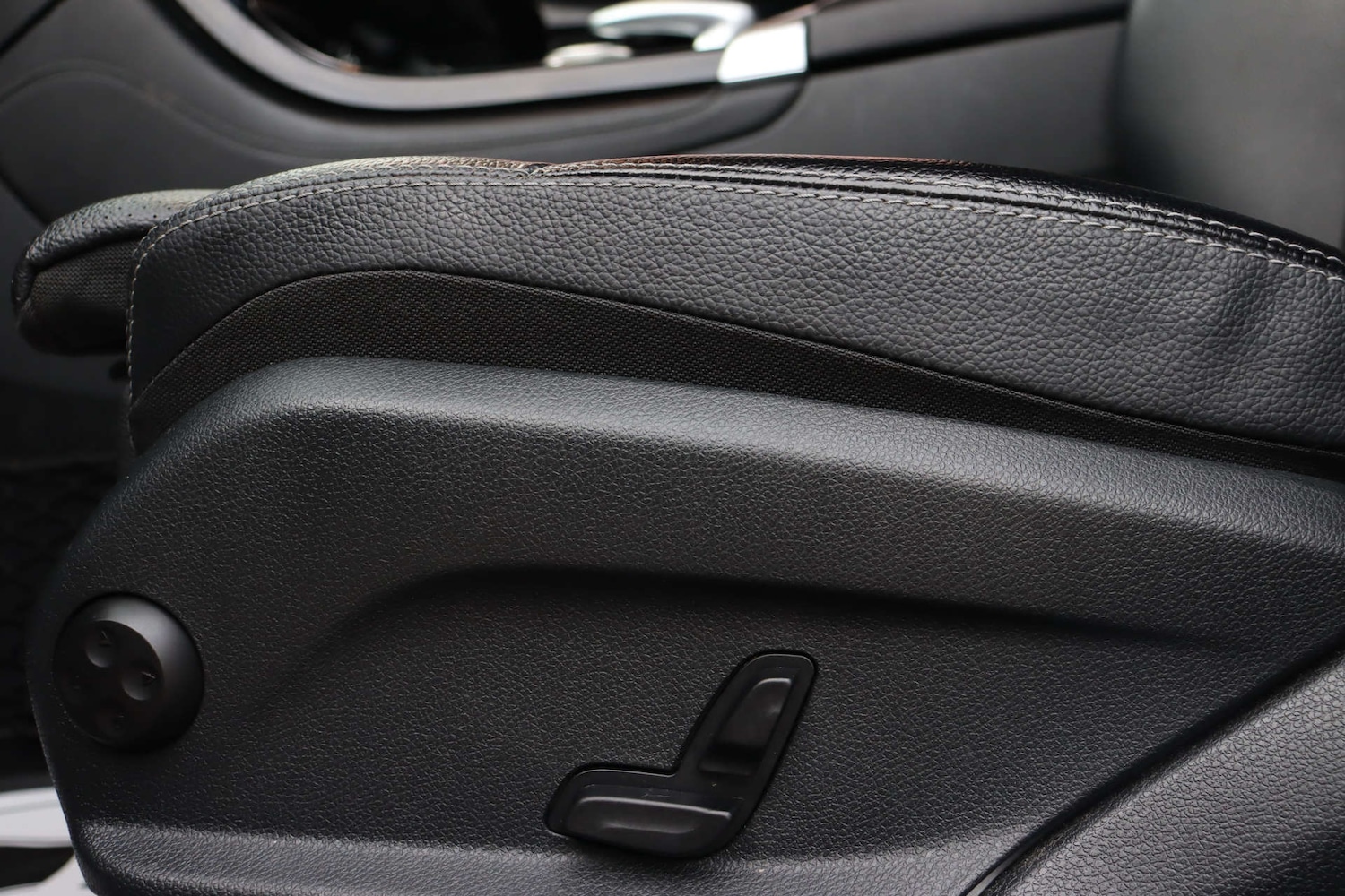 Used Mercedes-Benz GLC 2016 for sale - 78083398: Photo 31