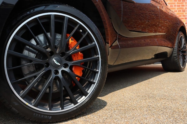 Used Aston Martin DBX 2023 for sale - 74985299: Photo 9