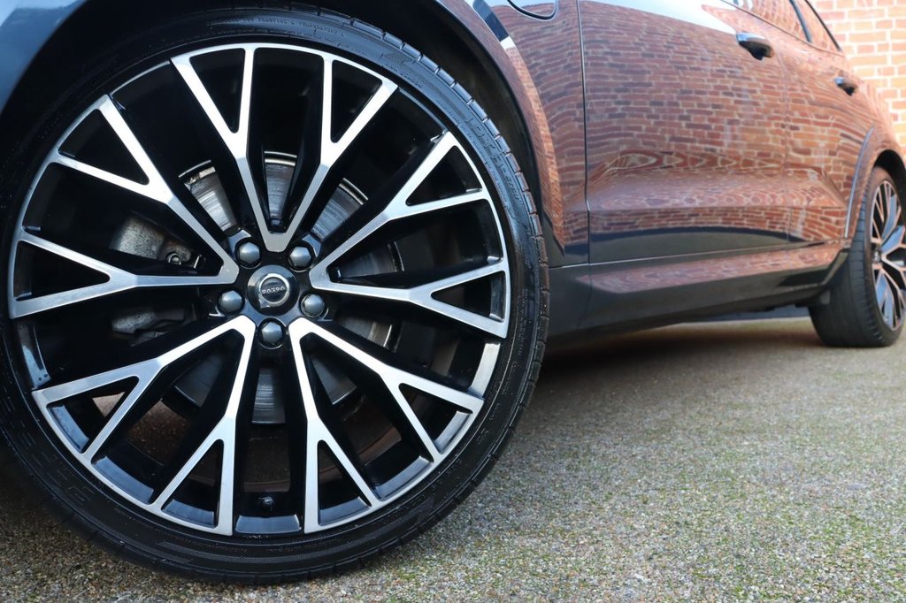 Used Volvo XC60 2021 for sale - 76558944: Photo 3