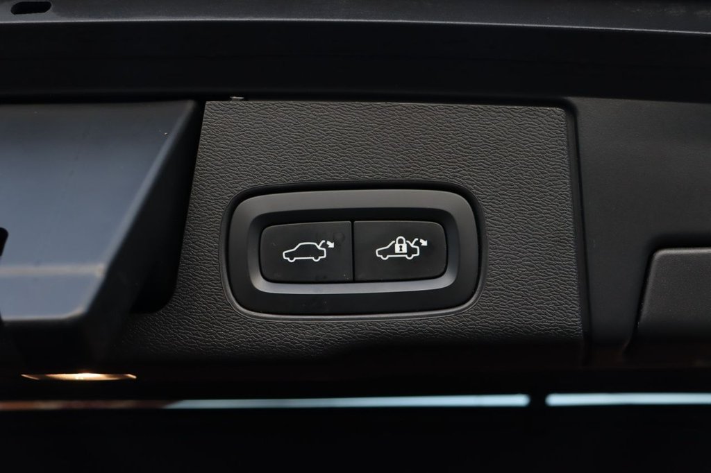 Used Volvo XC60 2021 for sale - 76558944: Photo 44