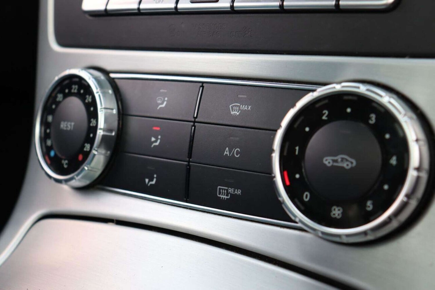 Used Mercedes-Benz SLK 2014 for sale - 77519294: Photo 31