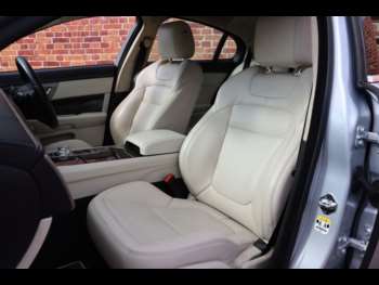 Used Jaguar XF 2010 for sale - 74877063: Photo