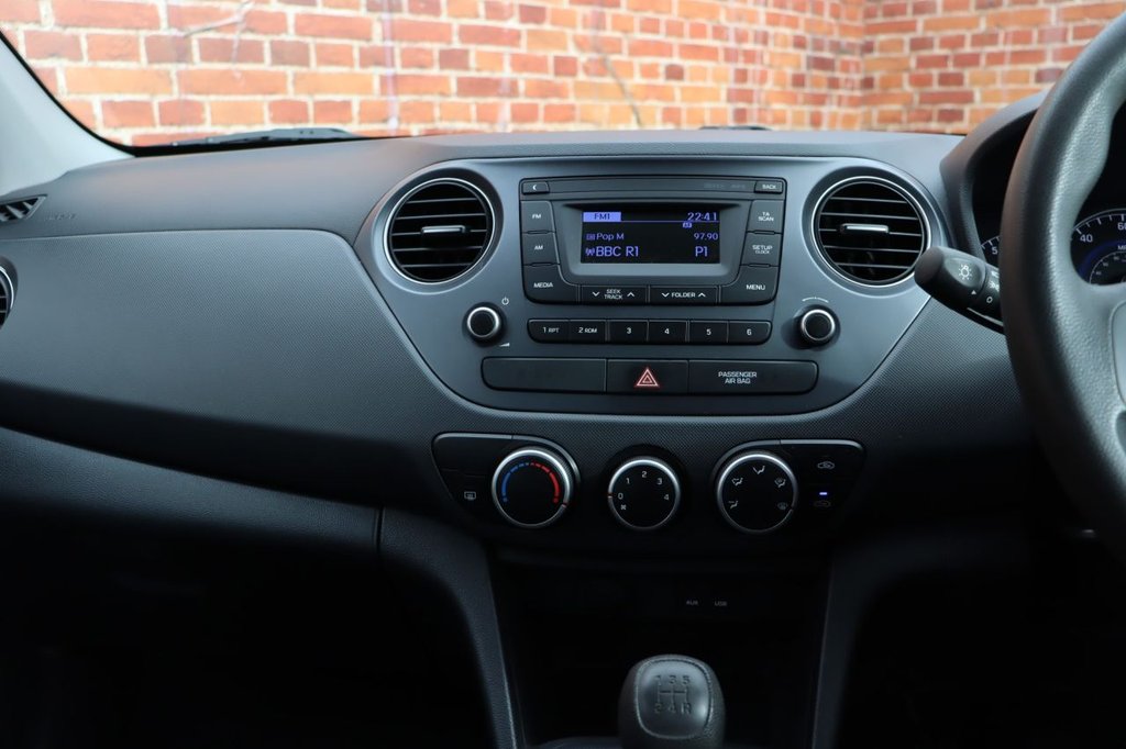 Used Hyundai i10 2017 for sale - 76081164: Photo 13