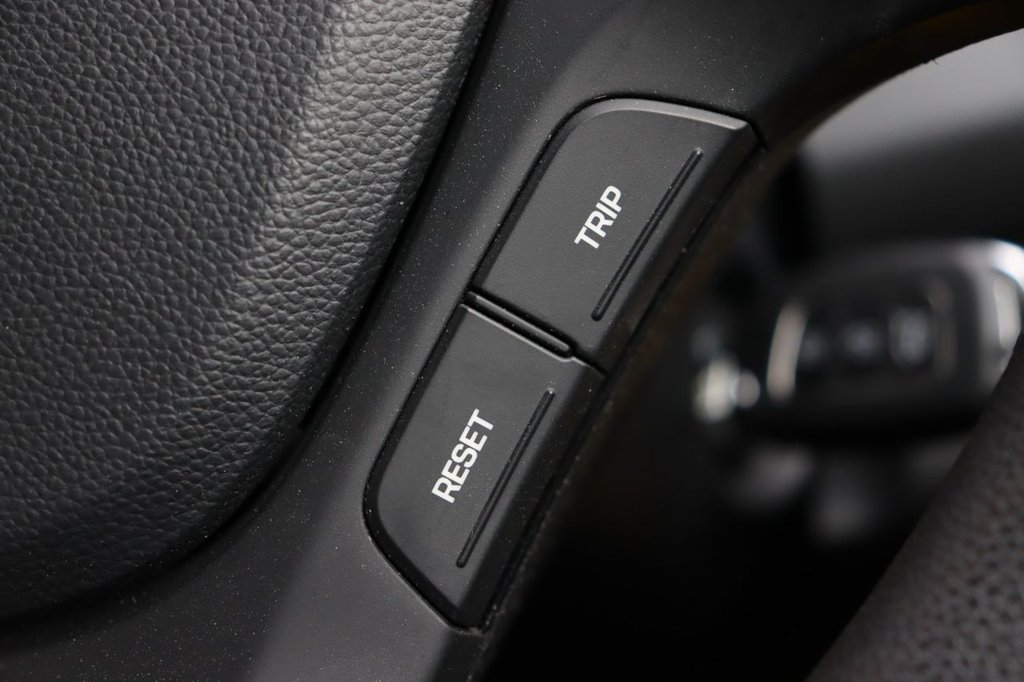 Used Hyundai i10 2017 for sale - 76081164: Photo 25