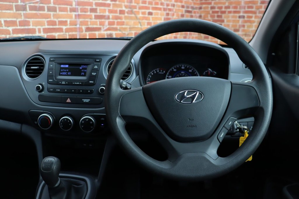 Used Hyundai i10 2017 for sale - 76081164: Photo 3