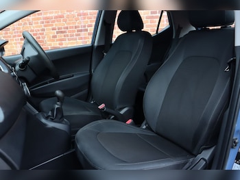 Used Hyundai i10 2017 for sale - 76081164: Photo